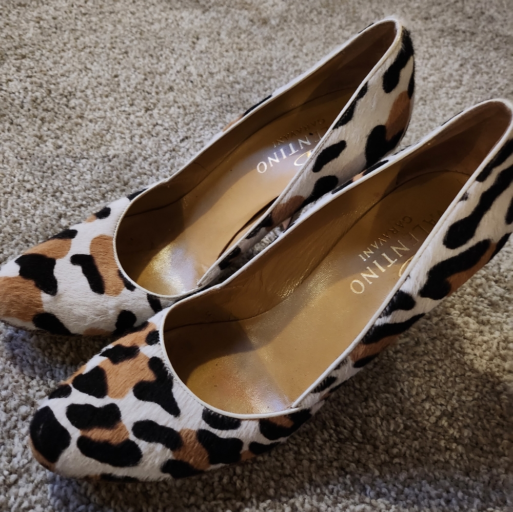Valentino Garavani Leopord heels! Like new!